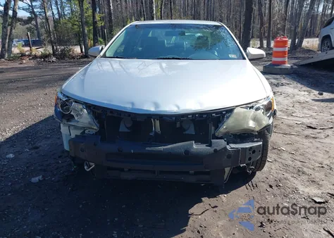 2014 Toyota Camry Se z USA, uszkodzony, nr VIN 4T1BF1FK9EU412497